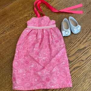 Doll gown with sparkly slippers. Fits 18 inch doll